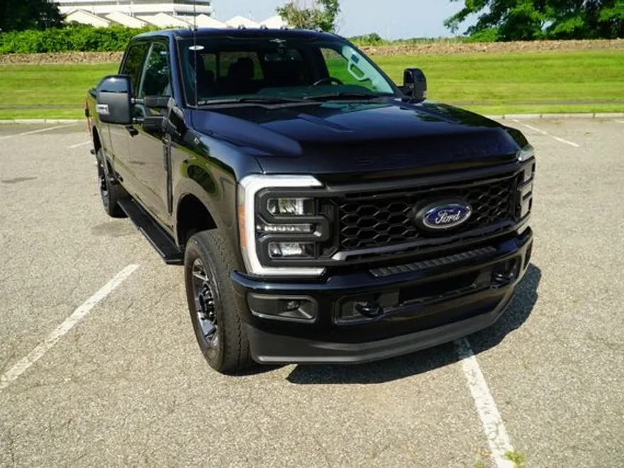 2023 Ford F-250 Lariat photo 1