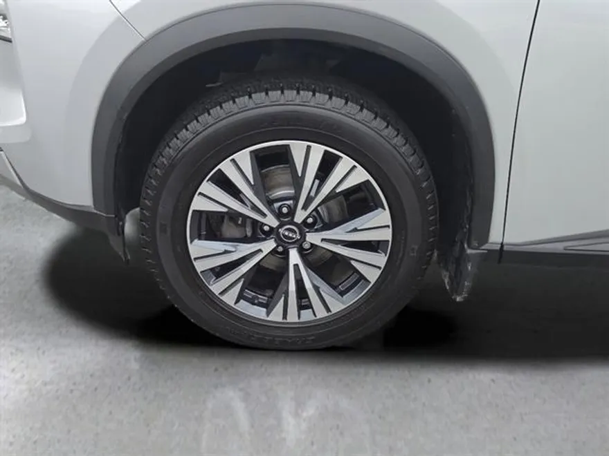 2022 Nissan Rogue AWD SV photo 1