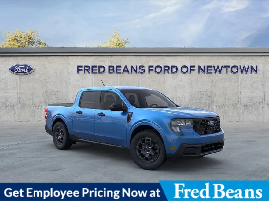 2025 Ford Maverick XLT photo 1