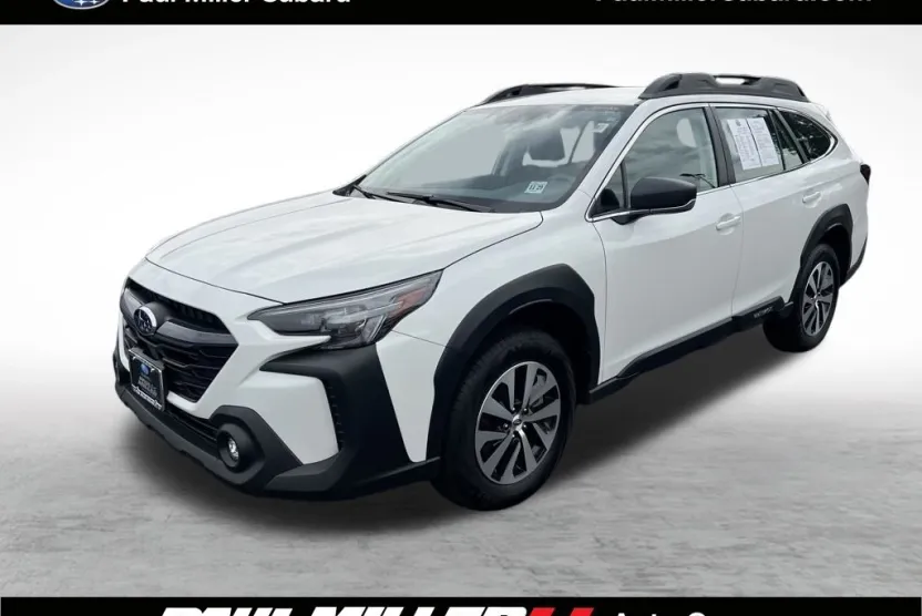 2025 Subaru Outback Base photo 1