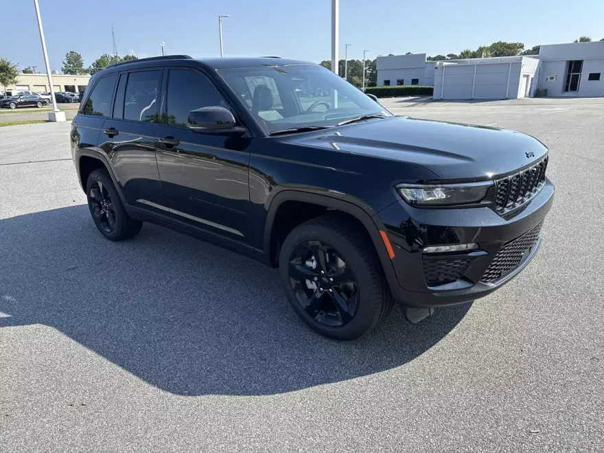 2025 Jeep Grand Cherokee Limited photo 1