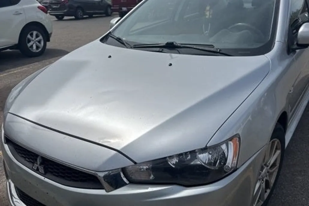 2016 Mitsubishi Lancer ES photo 1
