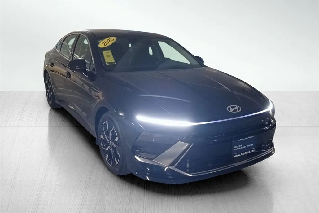 2024 Hyundai Sonata SEL photo 1