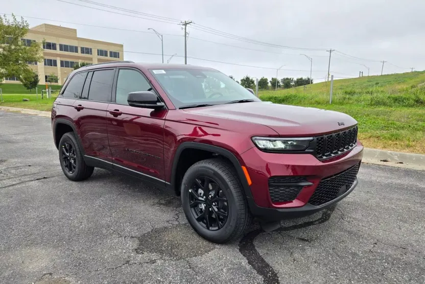 2025 Jeep Grand Cherokee Altitude X photo 1