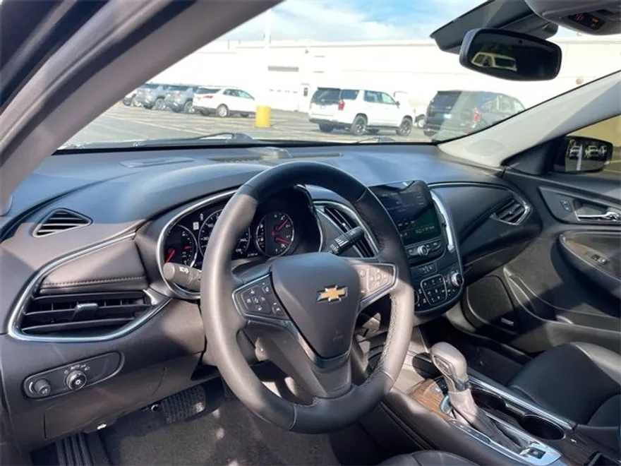 2024 Chevrolet Malibu Premier 2LT photo 1