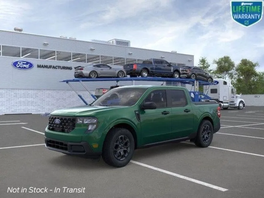 2025 Ford Maverick XLT photo 1