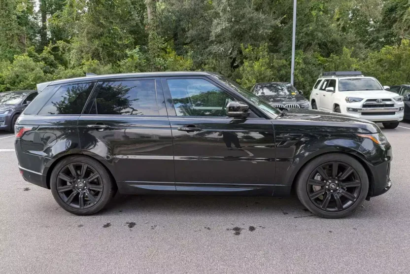 2022 Land Rover Range Rover Sport HSE Silver Edition photo 1