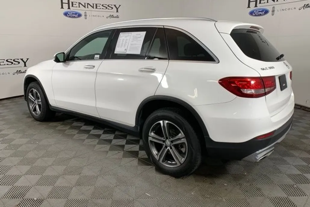 2017 Mercedes Benz GLC 300 4MATIC photo 1