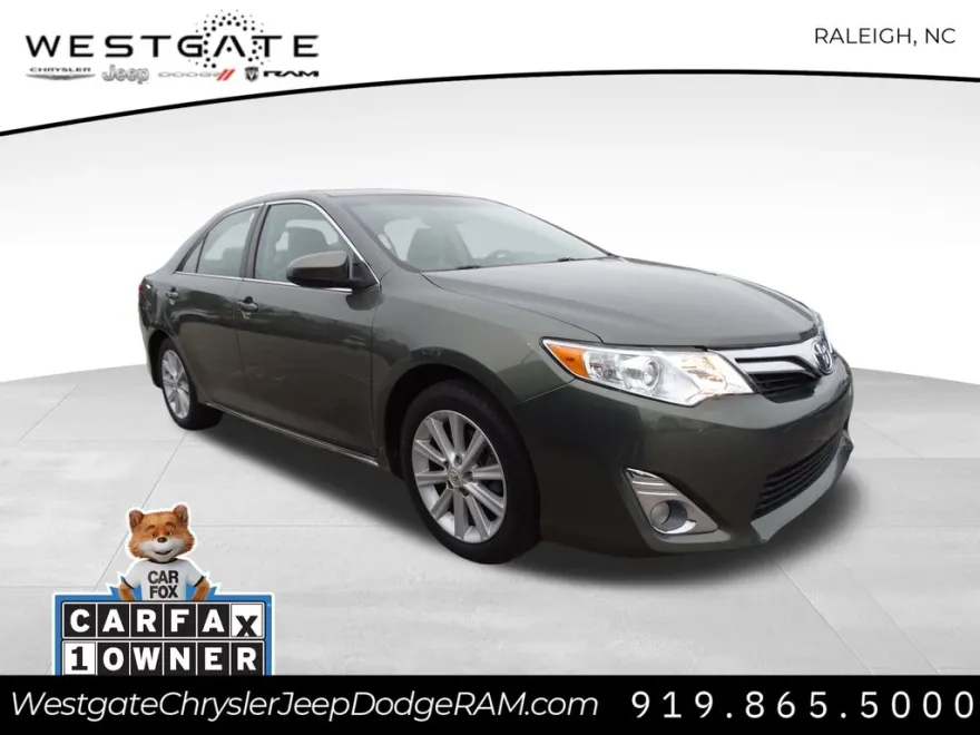 2013 Toyota Camry XLE photo 1