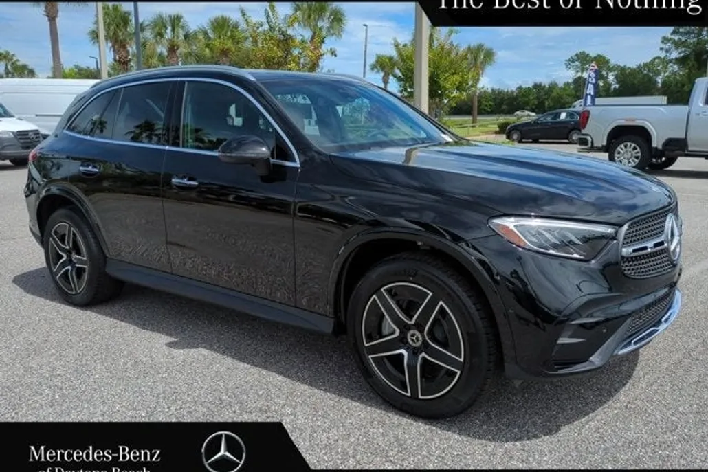 2026 Mercedes Benz GLC 300 4MATIC photo 1