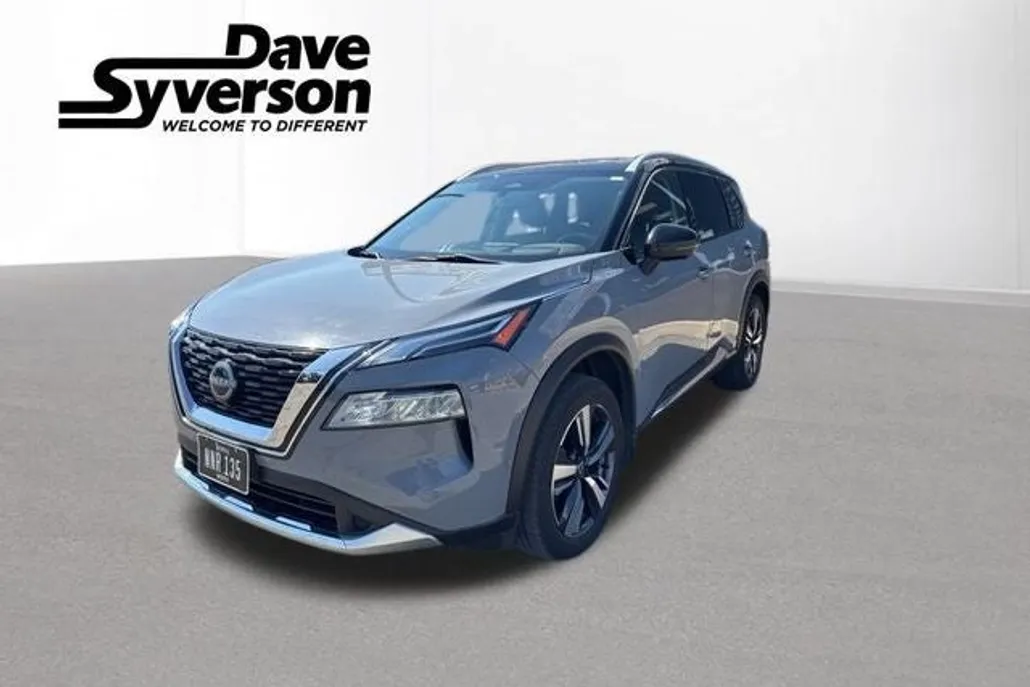 2023 Nissan Rogue Platinum photo 1