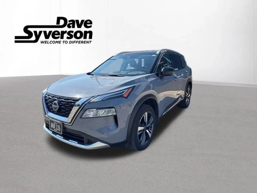 2023 Nissan Rogue Platinum photo 1