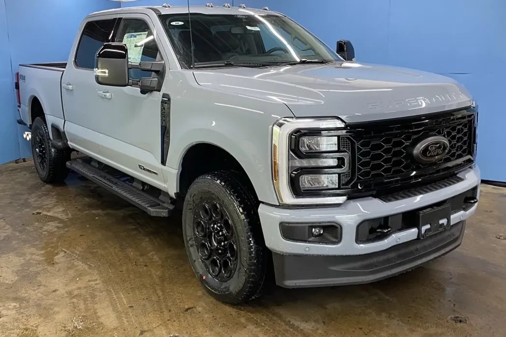 2025 Ford F-250 Lariat photo 1