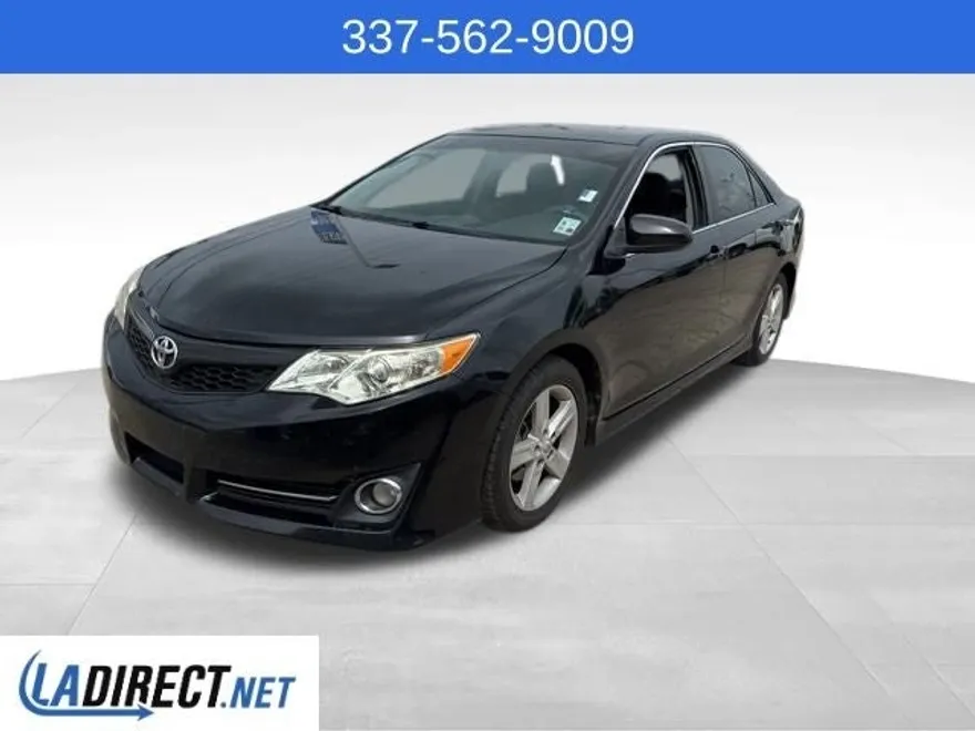 2012 Toyota Camry SE photo 1