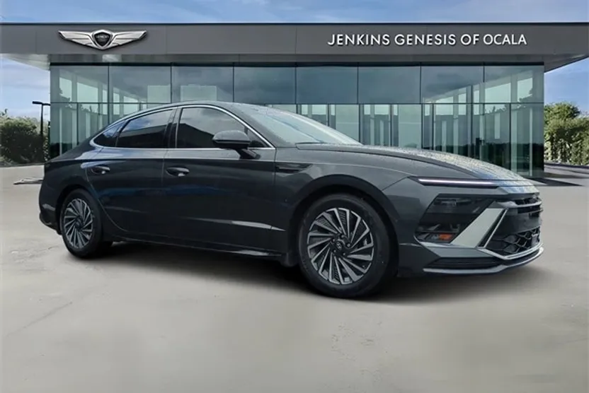 2024 Hyundai Sonata Hybrid Limited photo 1