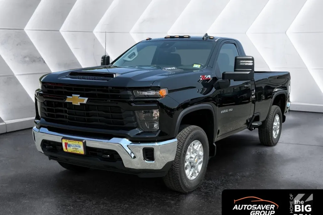 2025 Chevrolet Silverado 3500HD photo 1