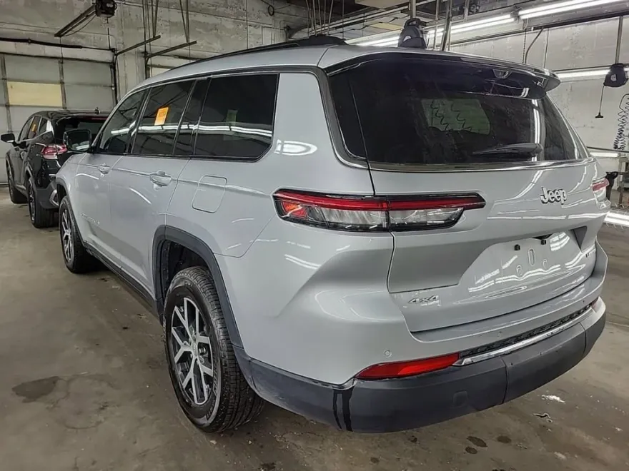 2024 Jeep Grand Cherokee Limited photo 1
