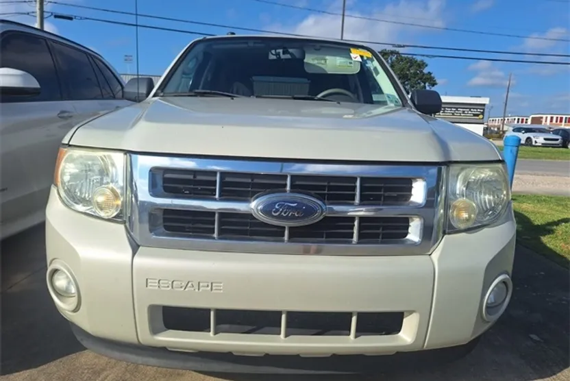 2009 Ford Escape XLT photo 1