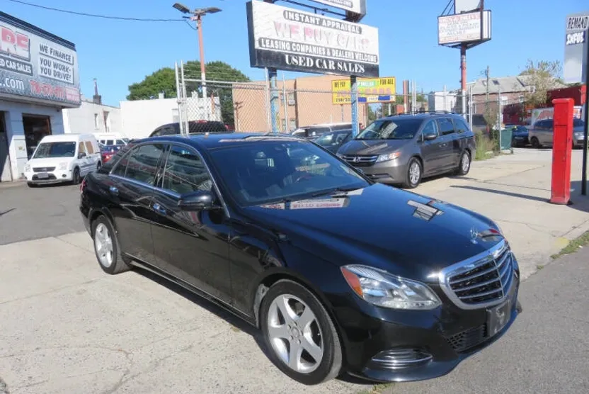 2013 Mercedes Benz E 350 Sport 4MATIC photo 1