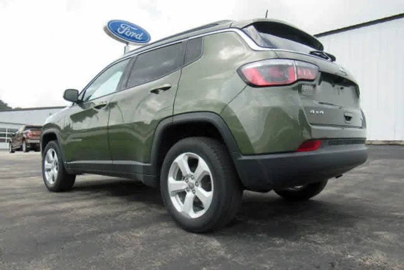 2018 Jeep Compass Latitude photo 1