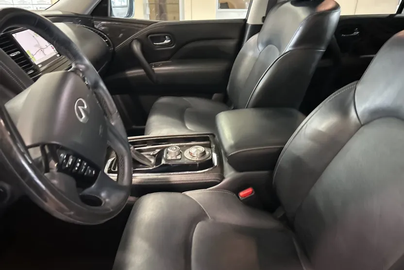 2021 Infiniti QX80 Luxe photo 1