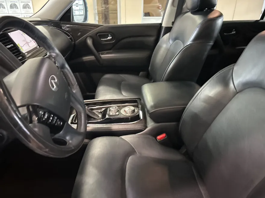2021 Infiniti QX80 Luxe photo 1