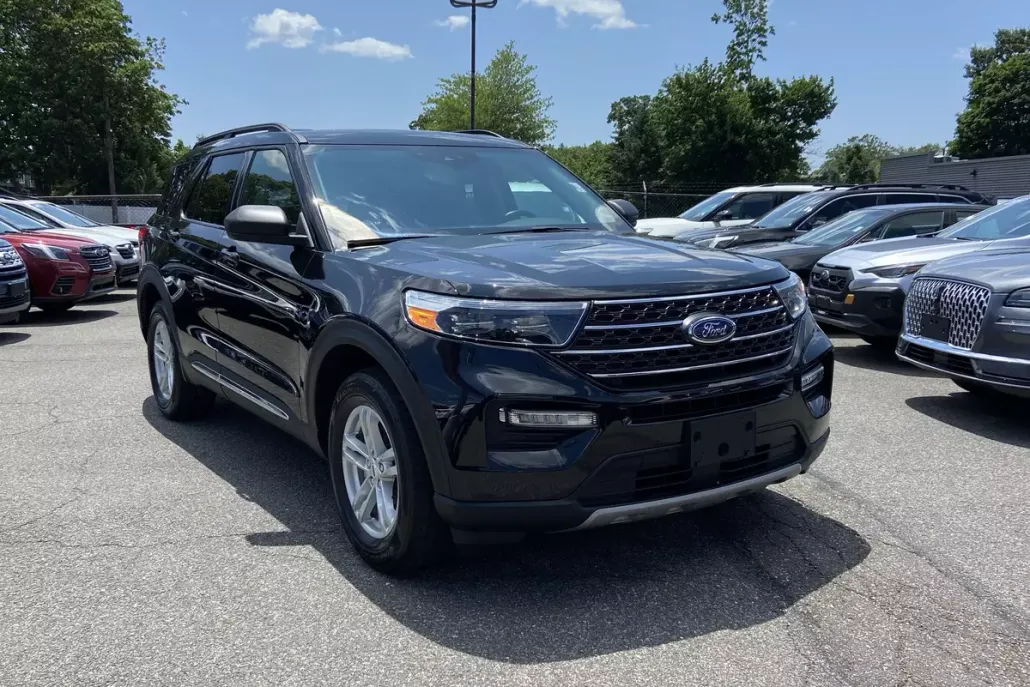 2022 Ford Explorer XLT photo 1