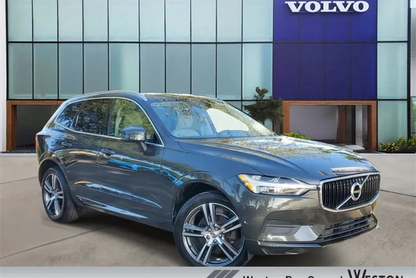 2019 Volvo XC60 T5 Momentum photo 1