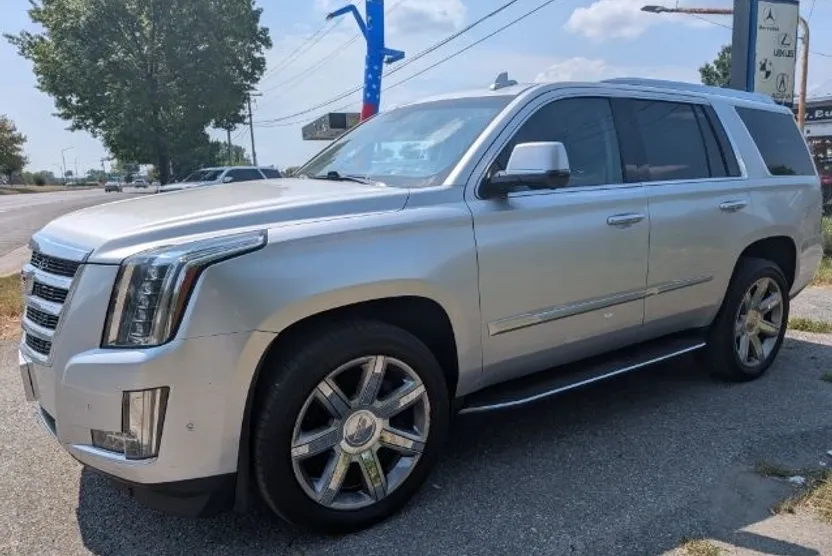 2020 Cadillac Escalade Luxury photo 1