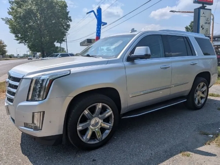 2020 Cadillac Escalade Luxury photo 1