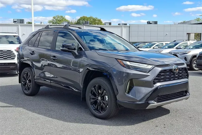 2025 Toyota RAV4 Hybrid XSE photo 1