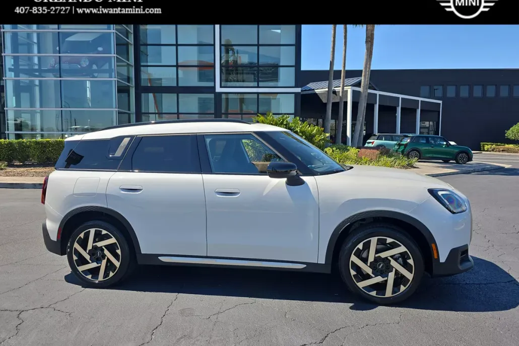 2025 Mini Countryman S ALL4 photo 1