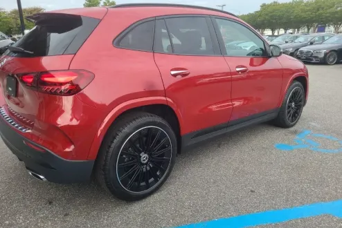2025 Mercedes Benz GLA 250 photo 3
