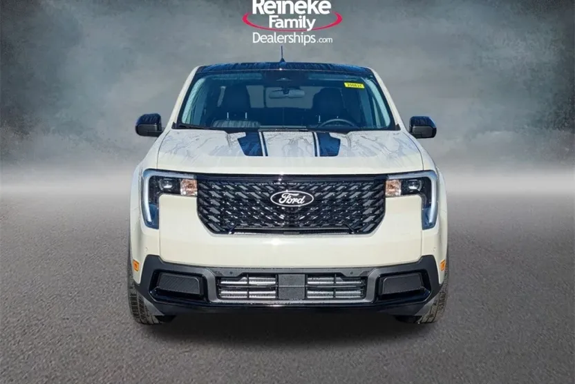 2025 Ford Maverick Lariat photo 1