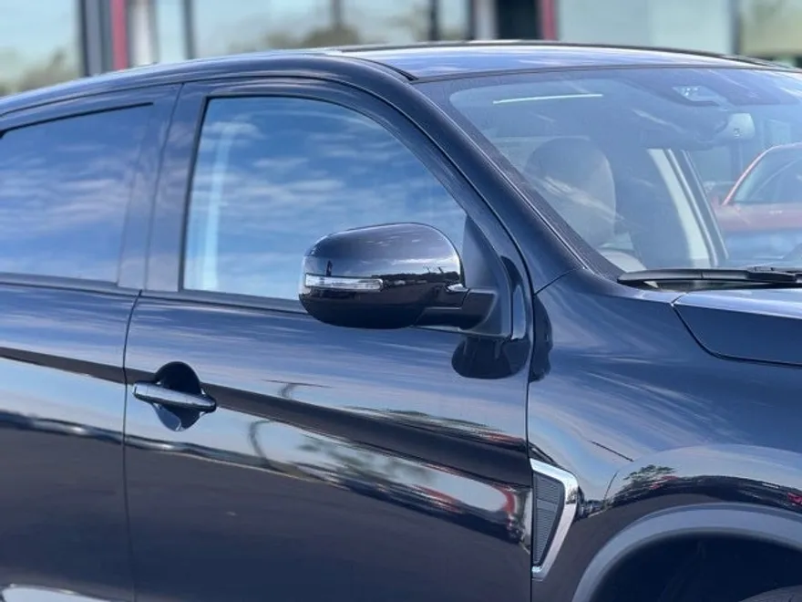 2025 Mitsubishi Outlander Sport ES SE LE photo 1