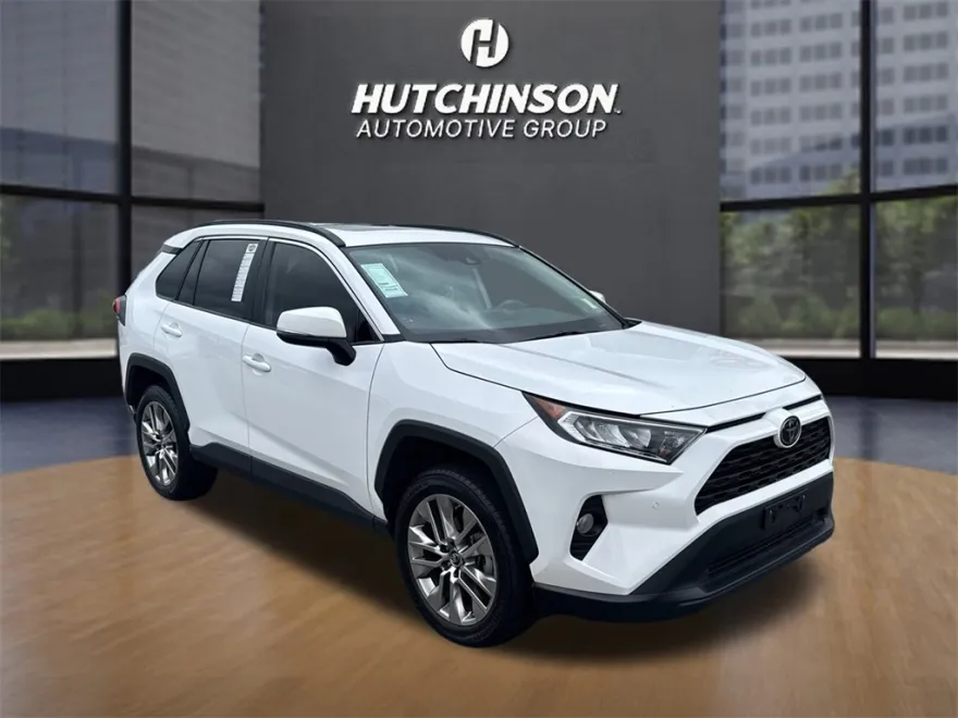 2019 Toyota RAV4 XLE Premium photo 1