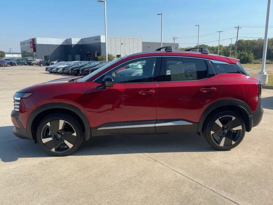 2026 Nissan Kicks SR photo 1