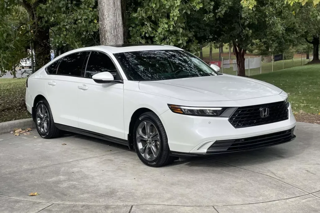 2023 Honda Accord Hybrid EX-L photo 1