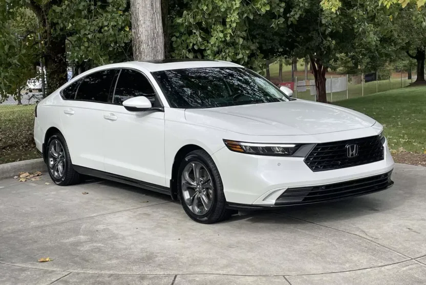 2023 Honda Accord Hybrid EX-L photo 1