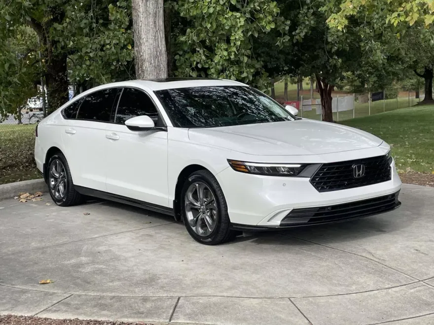 2023 Honda Accord Hybrid EX-L photo 1
