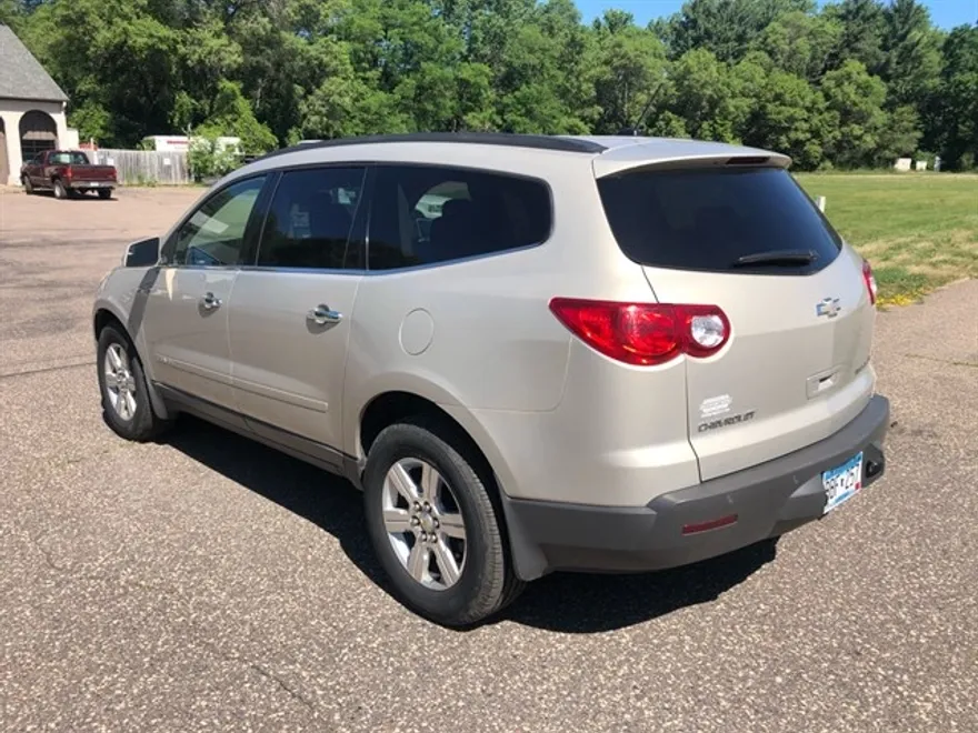 2009 Chevrolet Traverse photo 3