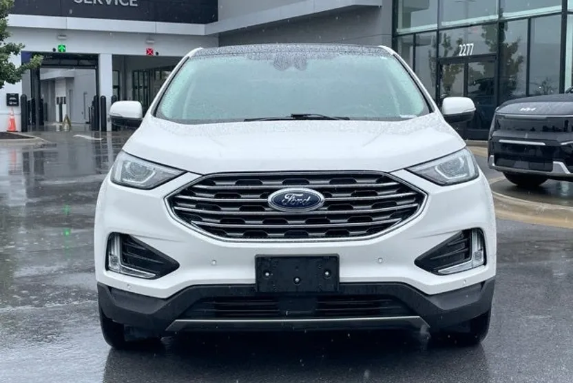 2020 Ford Edge Titanium photo 1