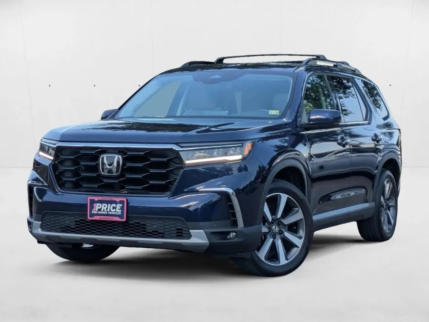 2023 Honda Pilot Touring photo 1