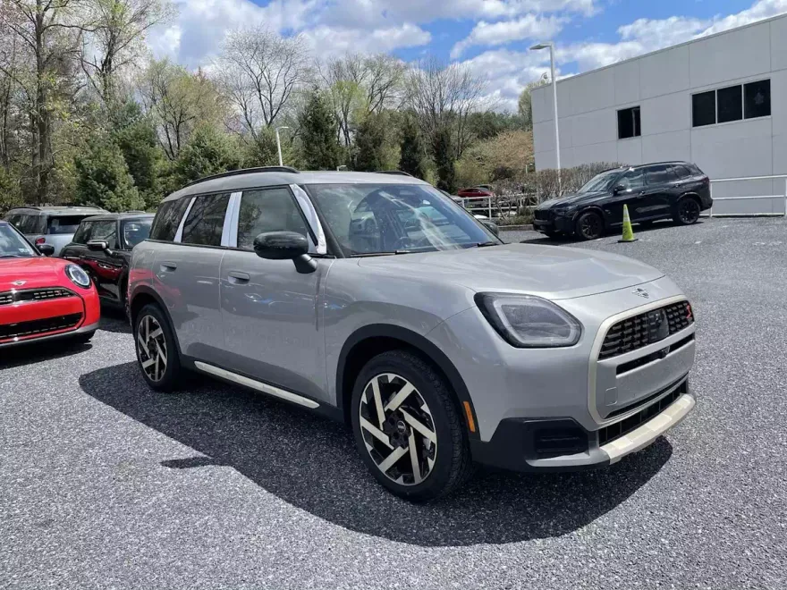2025 Mini Cooper S ALL4 photo 1