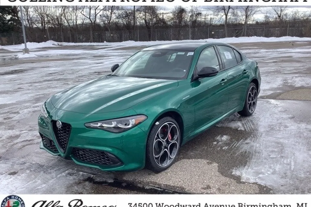 2025 Alfa Romeo Giulia photo 1