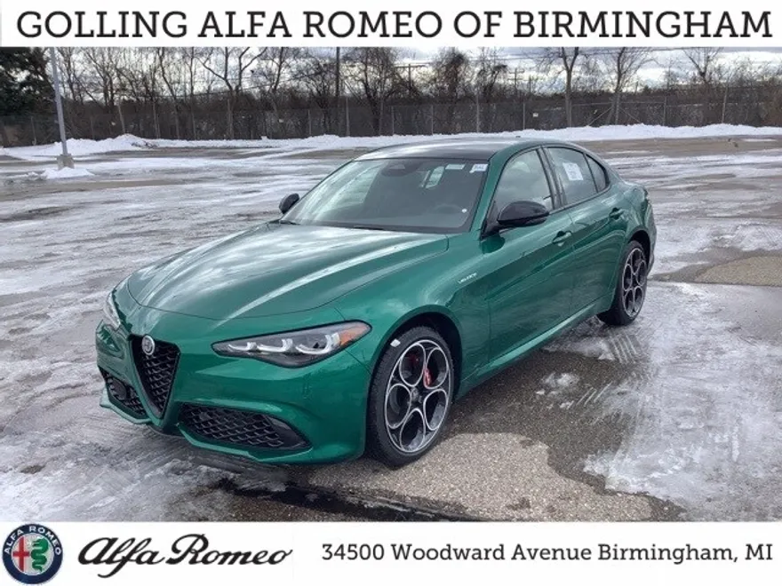 2025 Alfa Romeo Giulia photo 1
