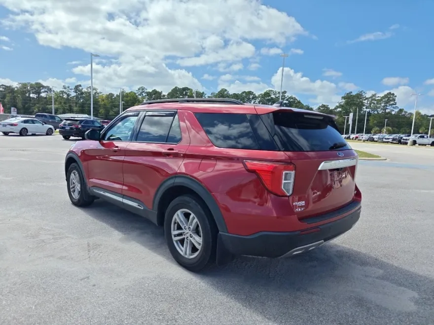 2022 Ford Explorer XLT photo 1