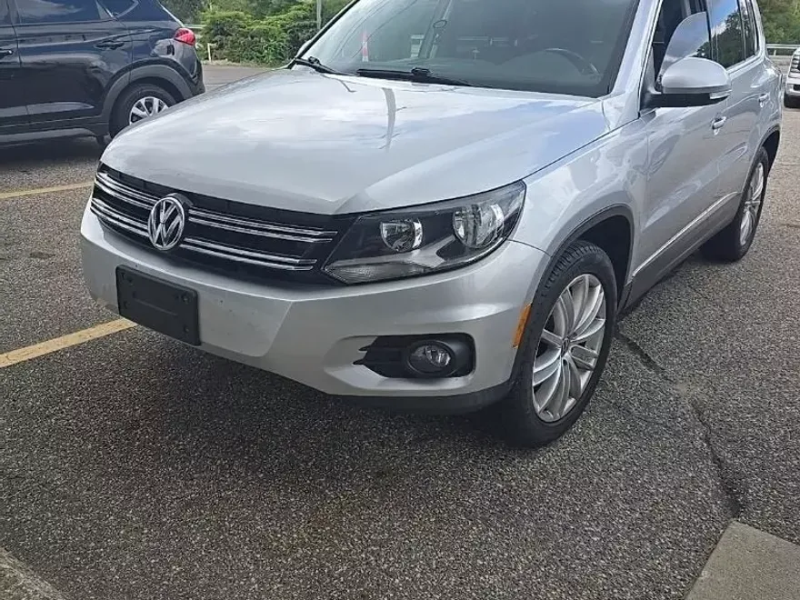 2015 Volkswagen Tiguan SEL photo 1