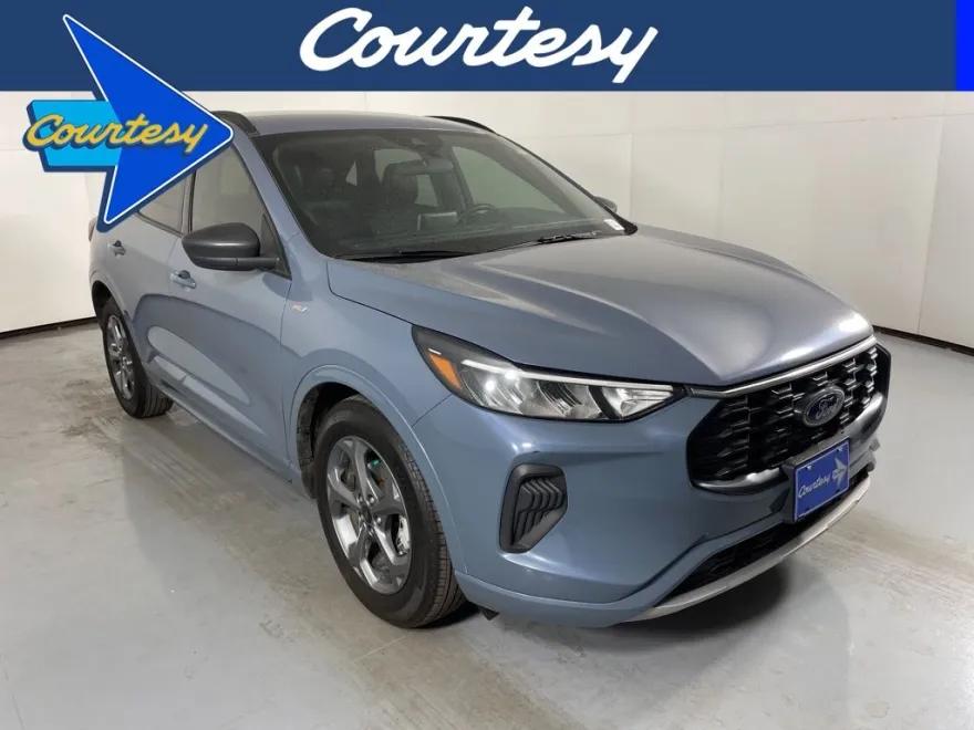 2023 Ford Escape ST-Line photo 1