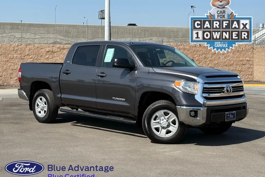 2017 Toyota Tundra SR5 photo 1